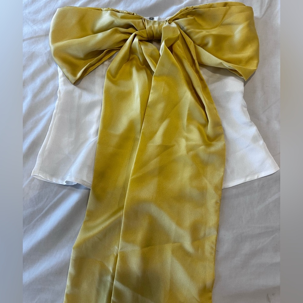 Bow strapless blouse